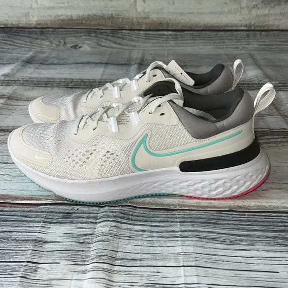 Nike Men's React Miller 2 Platinum Tint/DynamicTurquoise-White Size 10 NWOT
