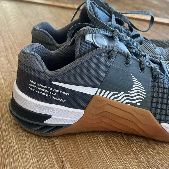 NIKE METCON MENS 7/WOMENS 8.5 CROSSFIT TRAINING SHOES SMOKE GREY/WHITE