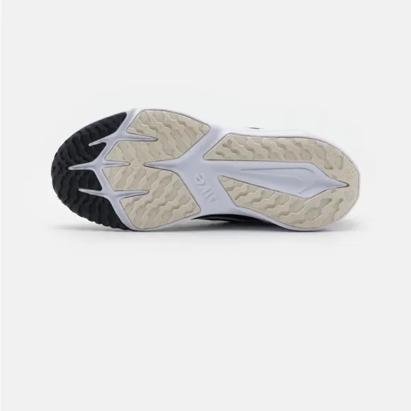 Nike PerformanceSTAR RUNNER 4 UNISEX - 13.5C Black/Anthracite/White/NEW