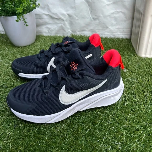 Nike PerformanceSTAR RUNNER 4 UNISEX - 13.5C Black/Anthracite/White/NEW