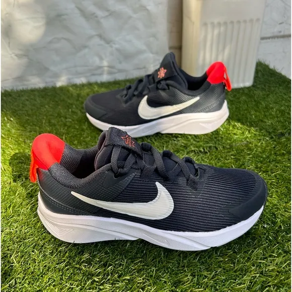 Nike PerformanceSTAR RUNNER 4 UNISEX - 13.5C Black/Anthracite/White/NEW