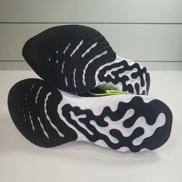 Nike React Infinity Run FlyKnit 2 Volt Black Running Training Sneakers Men's 13