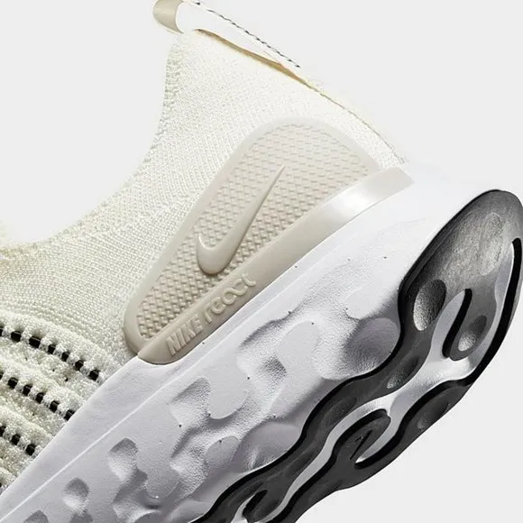 Nike React Phantom Flyknit 2 (White/Light Bone). Brand New. Mens Size: 7.5 - 15.