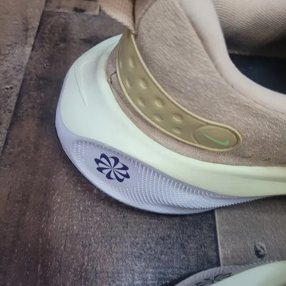 Nike ReactX Infinity Run 4 Running Shoes Comfort Cushioning US 12.5 Beige