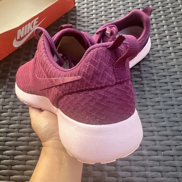 Nike Roshe One Mulberry Women's Athletic Shoes 511882-556 Size 8