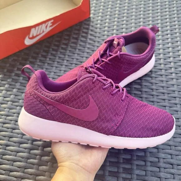 Nike Roshe One Mulberry Women's Athletic Shoes 511882-556 Size 8
