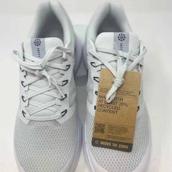 Nike run swift 3 Men's in White and Black
