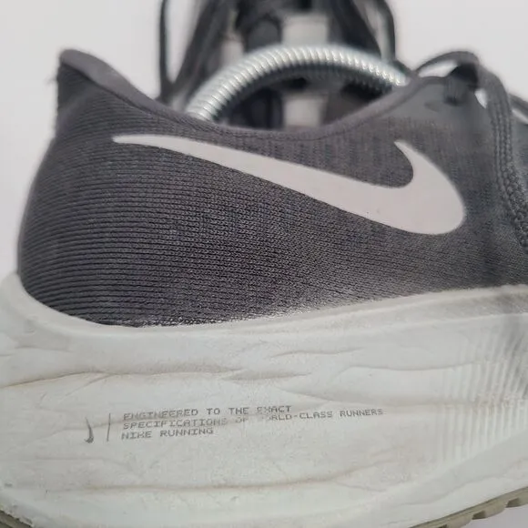 Nike Shoes Mens 9 Zoom Pegasus 37 TB Athletic Low Sneaker. BQ 9646-009 Gray