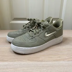 Nike Shoes Womens‎ 8.5 Wmns Air Force 1 '07 PRM Neutral Olive Gold LX AO3814-200