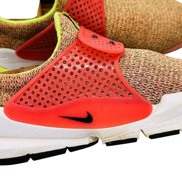 NIKE Sock Dart SE Ghost Green Hot Punch 862412-301 Womens Size 8 Pink Green RARE