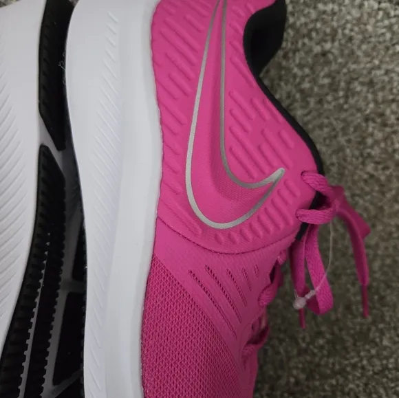 Nike Star Runner Shoes 2.0  School Bright Pink Gym Running Walking Sneakers NEW