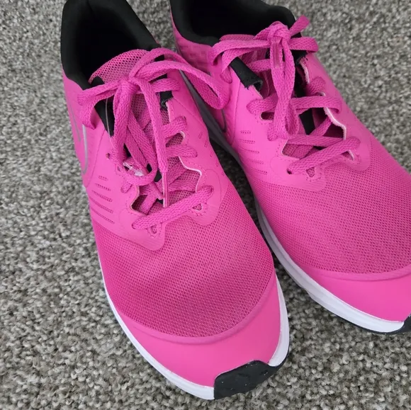 Nike Star Runner Shoes 2.0  School Bright Pink Gym Running Walking Sneakers NEW
