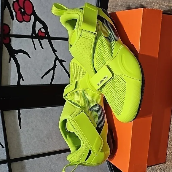 Nike Superrep Cycling Shoes Size 6 NWB