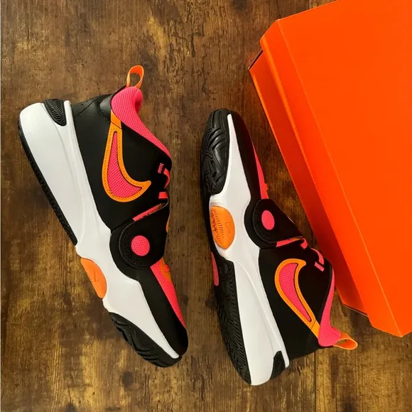 Nike Team Hustle D 11 Big Kids' Basketball Shoes - Size 7Y