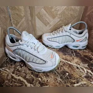 Nike Women's Air Max TailWind Platinum Tint shoes size 7.5 GS 6y.   643