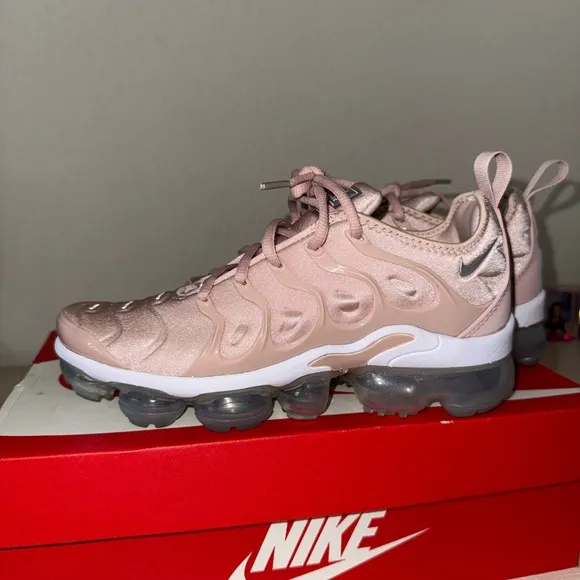 Nike Women's Air VaporMax Plus Shoes!!😍🩷 Size 6