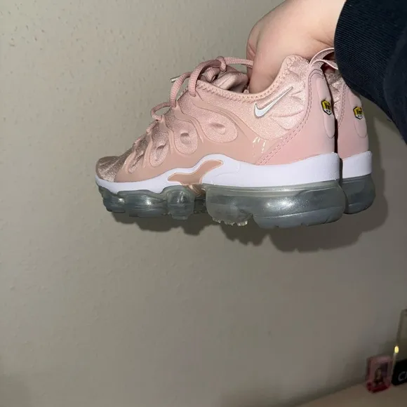 Nike Women's Air VaporMax Plus Shoes!!😍🩷 Size 6
