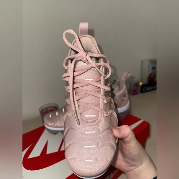 Nike Women's Air VaporMax Plus Shoes!!😍🩷 Size 6