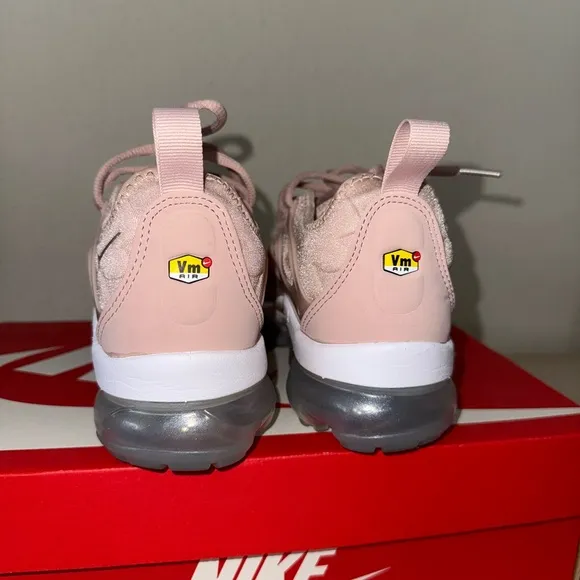 Nike Women's Air VaporMax Plus Shoes!!😍🩷 Size 6