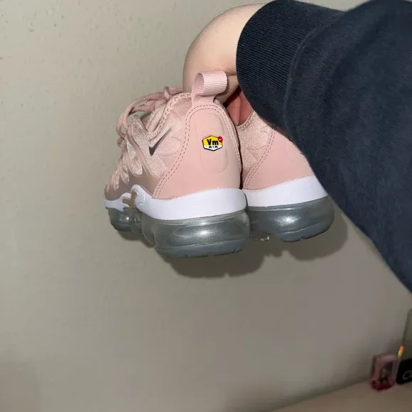 Nike Women's Air VaporMax Plus Shoes!!😍🩷 Size 6