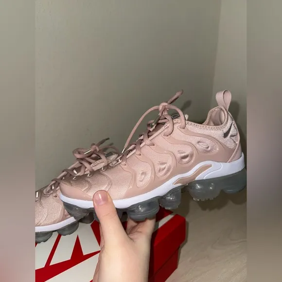 Nike Women's Air VaporMax Plus Shoes!!😍🩷 Size 6