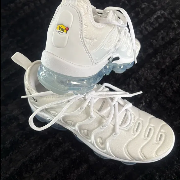 Nike Women's Air VaporMax Plus Shoes white 8.5