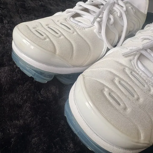 Nike Women's Air VaporMax Plus Shoes white 8.5