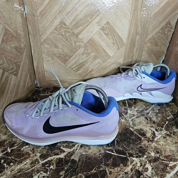 Nike women's Air Zoom Vapor pro hc tennis shoes size 8.5.     289