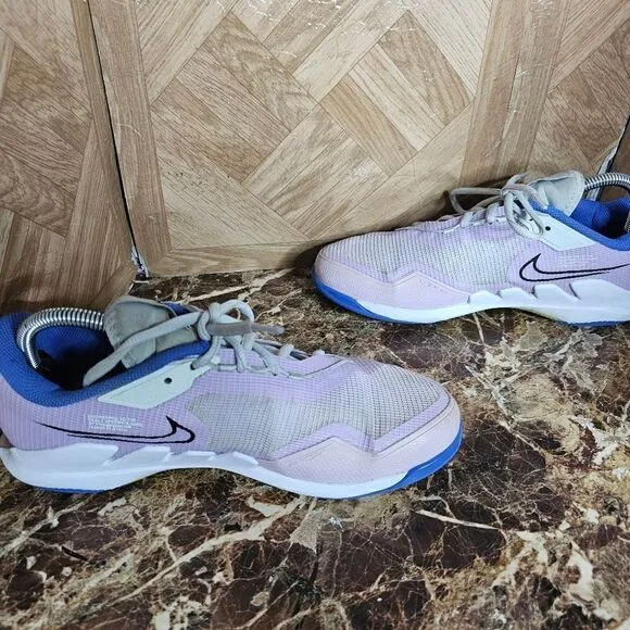 Nike women's Air Zoom Vapor pro hc tennis shoes size 8.5.     289