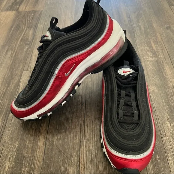 Nike Youth Boys Air Max 97 SE Shoes Black Metallic Silver Varsity Red Size 5.5