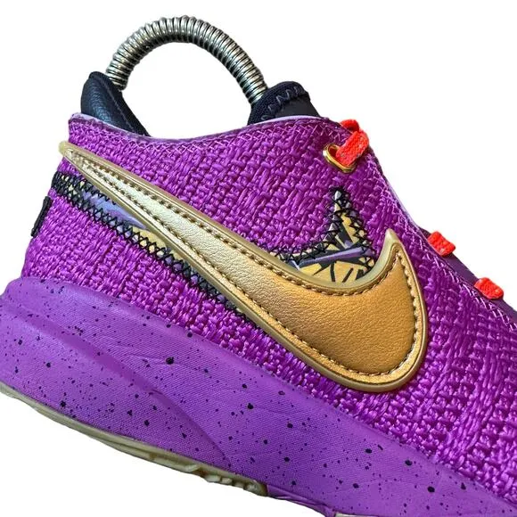 Nike | Youth Size 6 Purple Lebron James Pink Diamond Collection