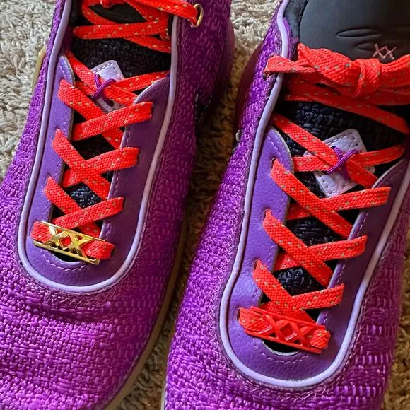 Nike | Youth Size 6 Purple Lebron James Pink Diamond Collection