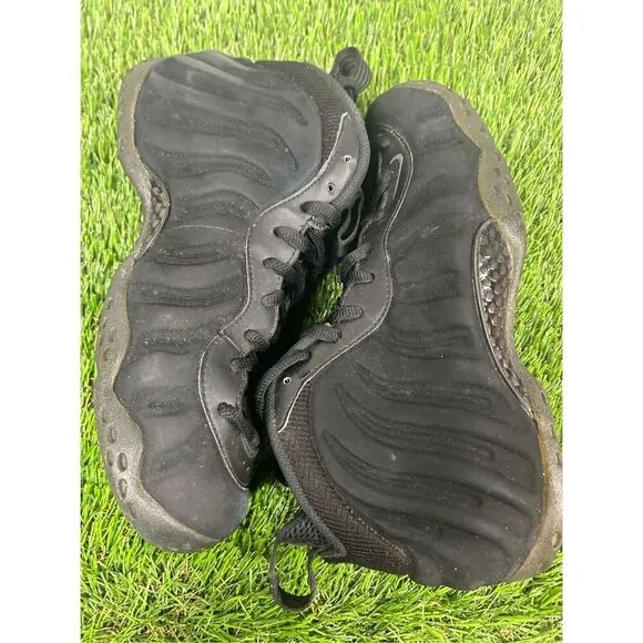 Nike Air Foamposite One Black Suede Men's Size 9.. 575420-006