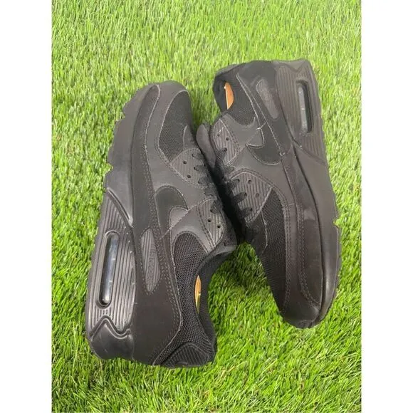 Nike Air Max 90 Men's Size 10 US CN8490-003 Triple Black Lace Up Athletic Shoes