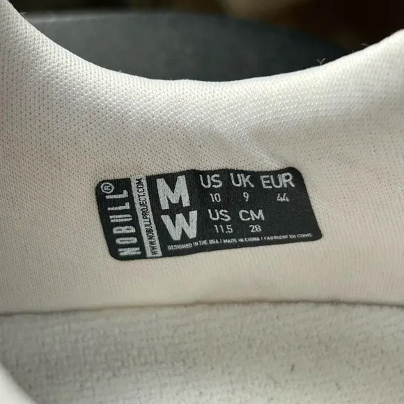 NO BULL White-on-White Trainers – Men’s 10 / Women’s 11.5 – Great Condition