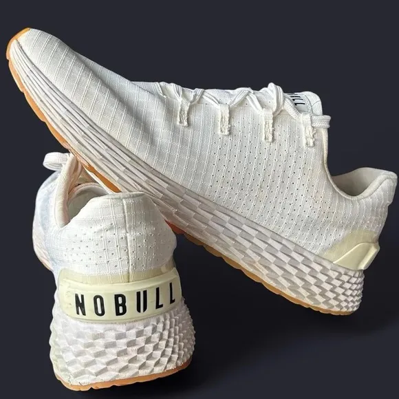 NO BULL White-on-White Trainers – Men’s 10 / Women’s 11.5 – Great Condition