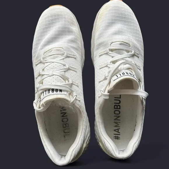 NO BULL White-on-White Trainers – Men’s 10 / Women’s 11.5 – Great Condition