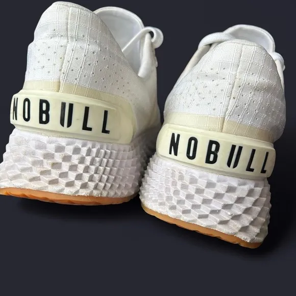 NO BULL White-on-White Trainers – Men’s 10 / Women’s 11.5 – Great Condition