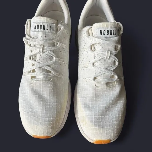 NO BULL White-on-White Trainers – Men’s 10 / Women’s 11.5 – Great Condition