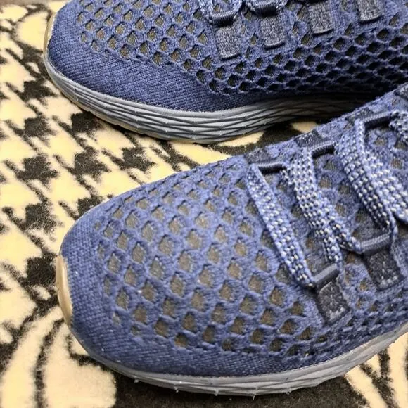 NOBULL Mens Reflective Knit Shoes  Men Sz 9 / Women 10.5 Running Sneakers