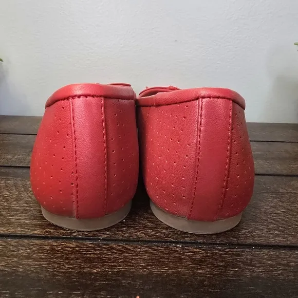 Nordstrom Ashton Perforated Red Ballet Flat Shoes Size 7.5 Square Toe Bow