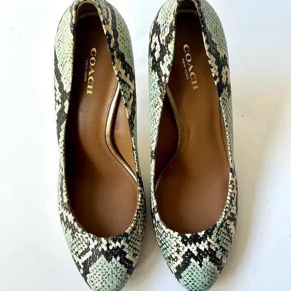 NWOB Coach Snakeskin Pumps, size 8.5