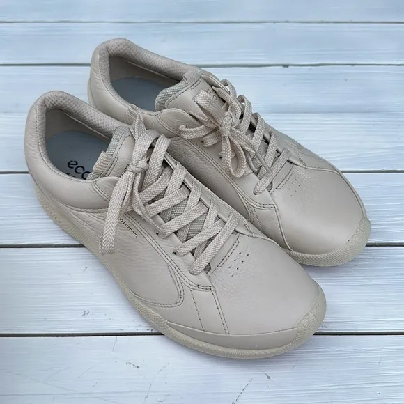 NWOB ECCO Biom Hybrid Golf Sneaker Leather size 8.5