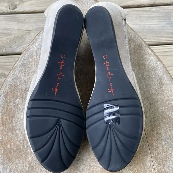 NWOB Pas de Rouge Silver Grey Suede Open Toe T-Strap Wedge Shoe Women's Size 8.5