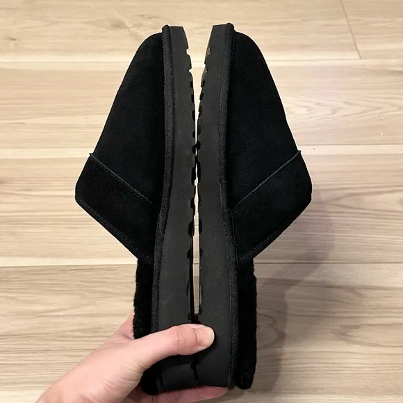 NWOB UGG Men’s Leisure Suede Slipper Shoes
