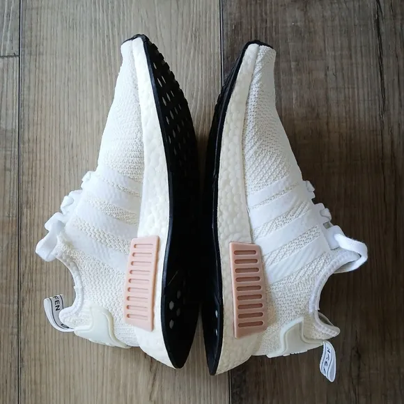 NWOT Adidas NMD_R1 Metallic Plugs Women's Size 5.5