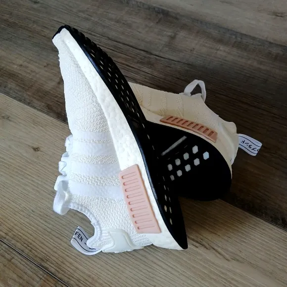NWOT Adidas NMD_R1 Metallic Plugs Women's Size 5.5