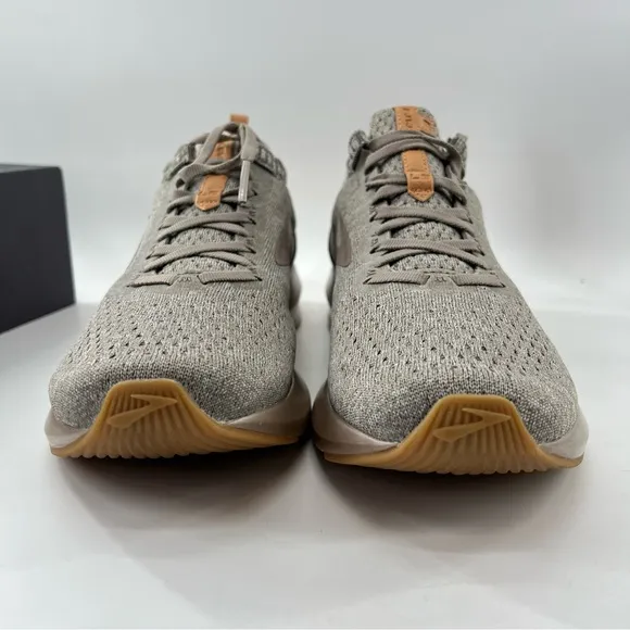 NWOT Brooks Levitate 2 Limited Edition Running Shoes Tan Beige Wood Men 9.5