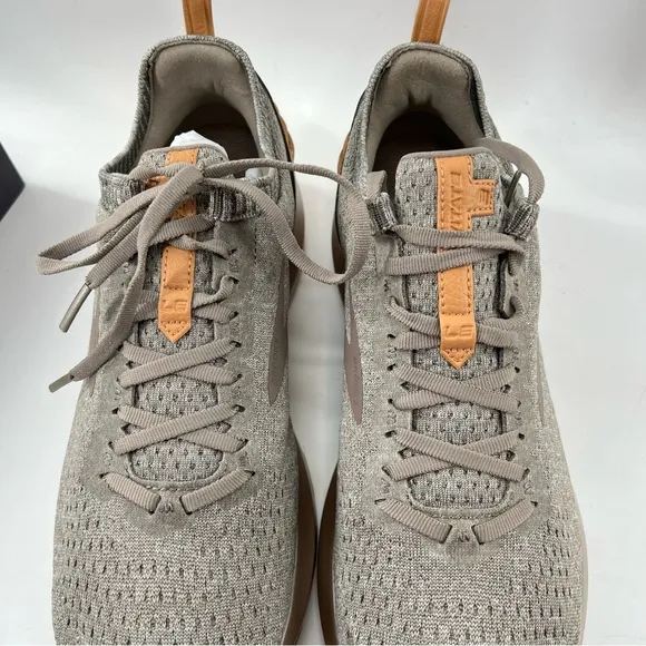 NWOT Brooks Levitate 2 Limited Edition Running Shoes Tan Beige Wood Men 9.5