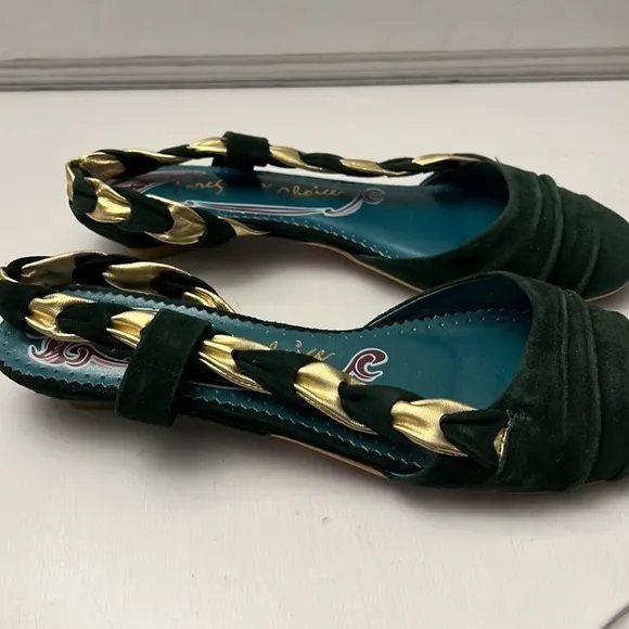 NWOT Irregular Choice Green Suede Gold Metallic Flat Shoes Size 39.5